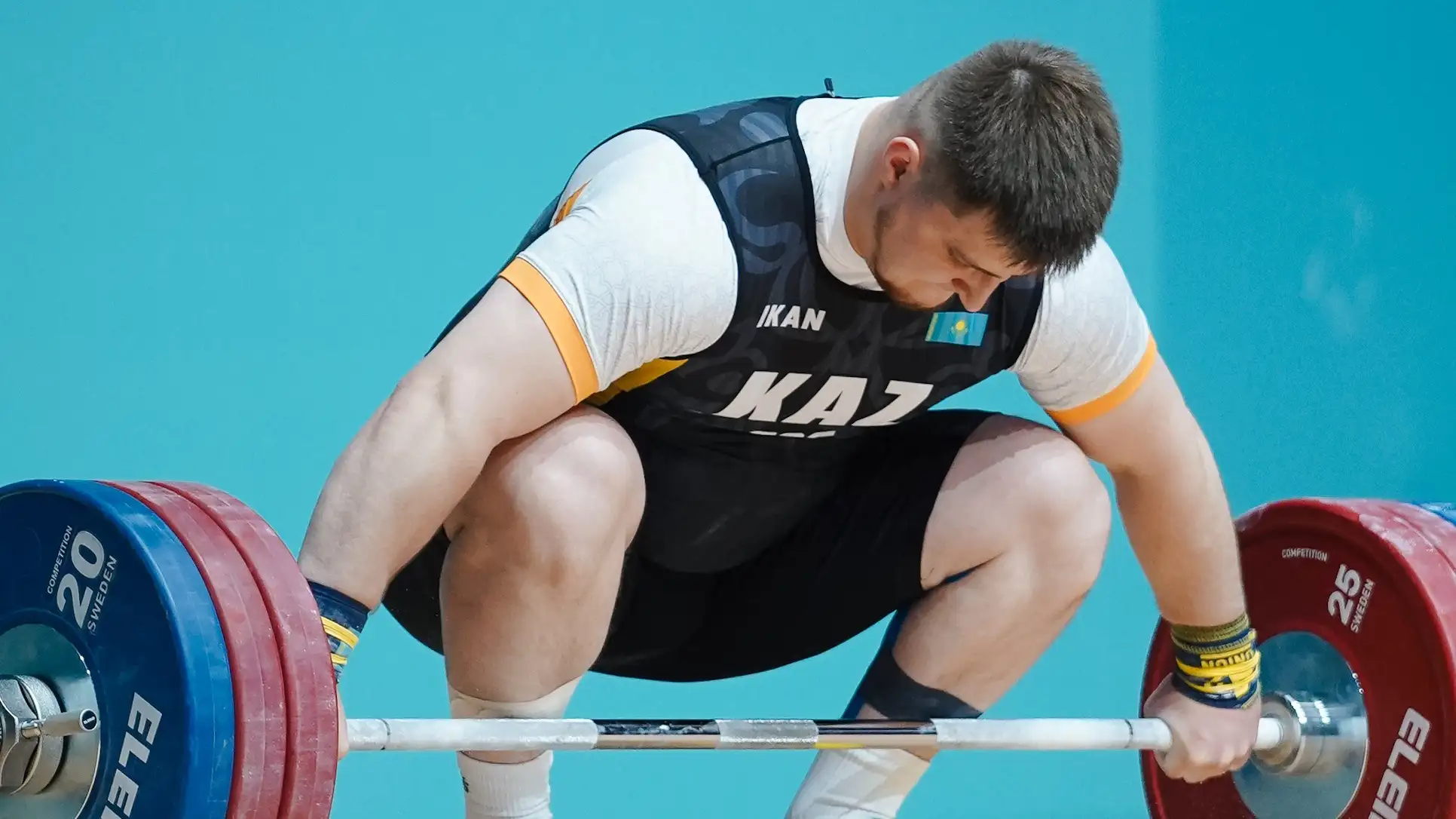 Прошло ещё очень мало времени, чтобы ждать от него медаль...