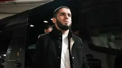 Ислам Махачев