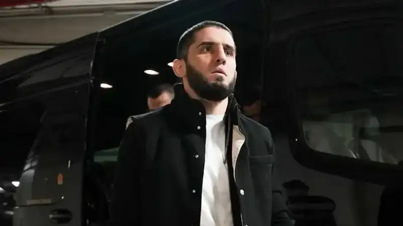 Ислам Махачев