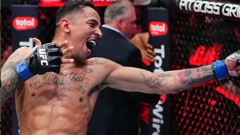 Моралес выиграл у Брэди