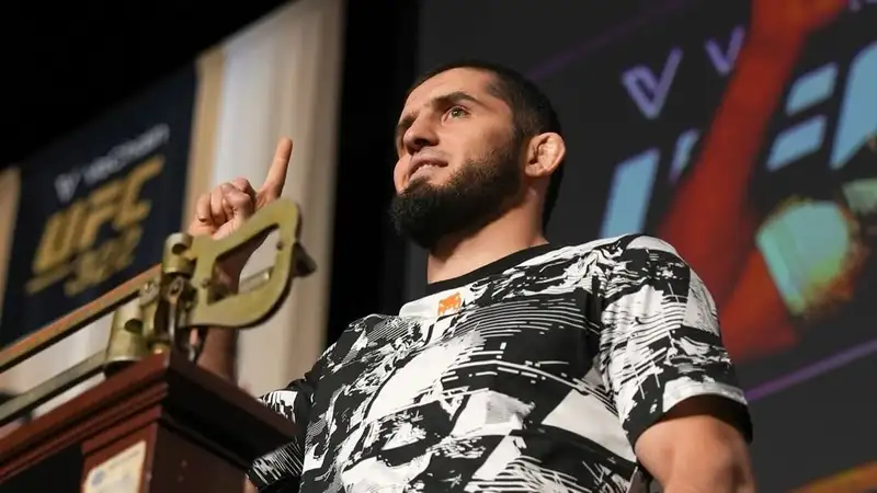 Ислам Махачев