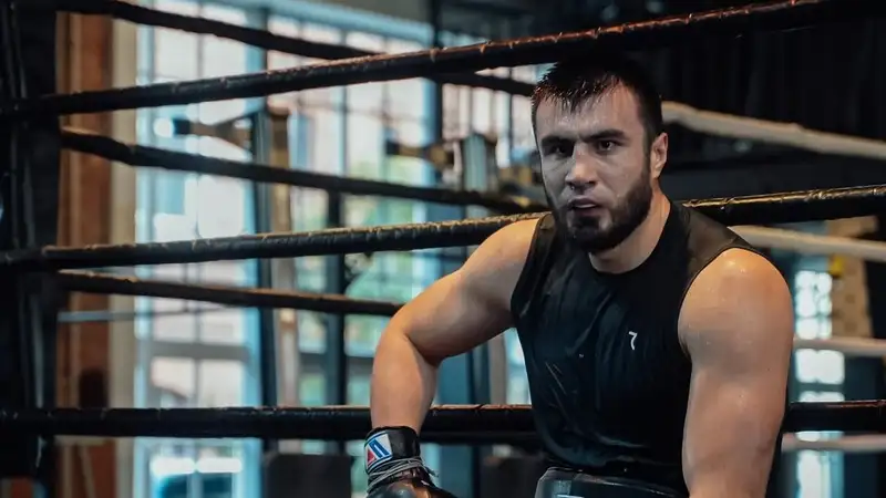 Над нокаутом двукратного олимпийского чемпиона из Узбекистана Джалолова посмеялись в России