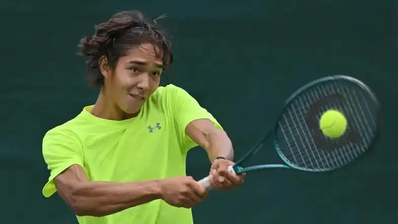 Амир Омарханов 