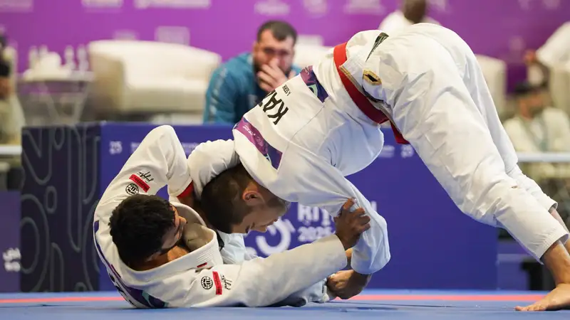 Серик вышел в финал ИИ 