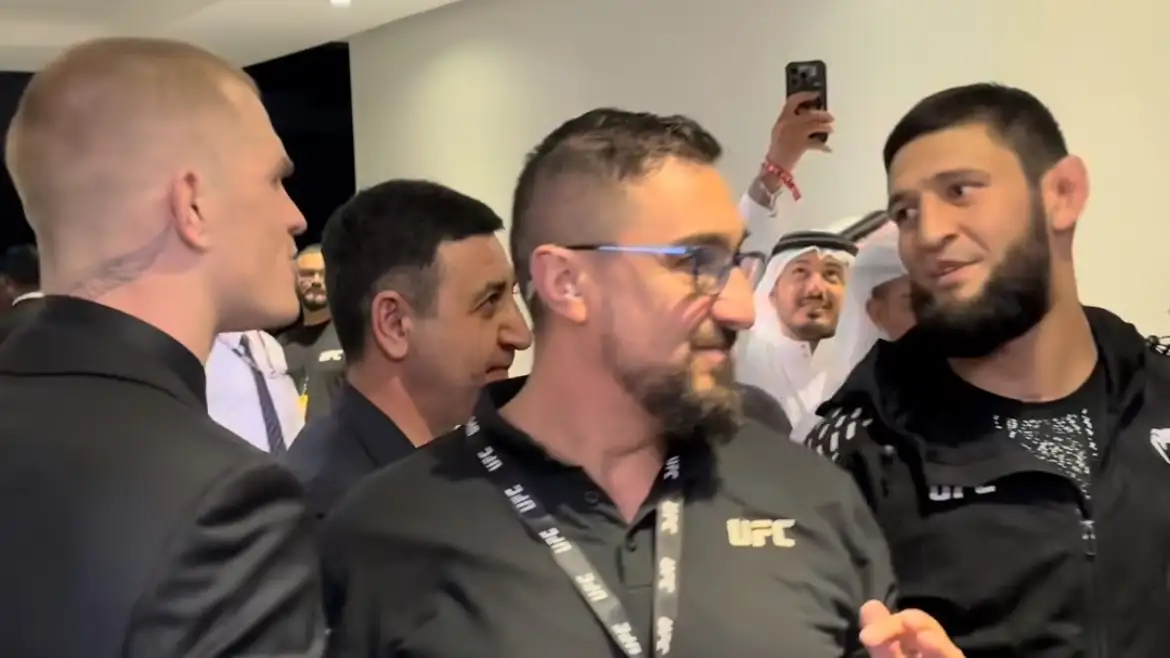 &quot;Чемпион или ребёнок?&quot;: Чимаев и Гэрри устроили потасовку за кулисами UFC в Катаре