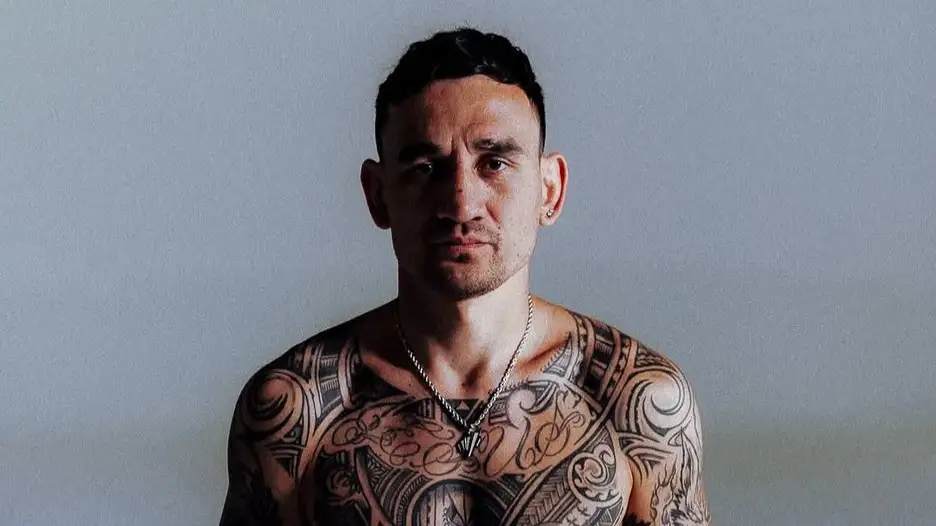 Холлоуэй раскритиковал Царукяна за удар головой на взвешивании с Хукером: Он реально туповатый