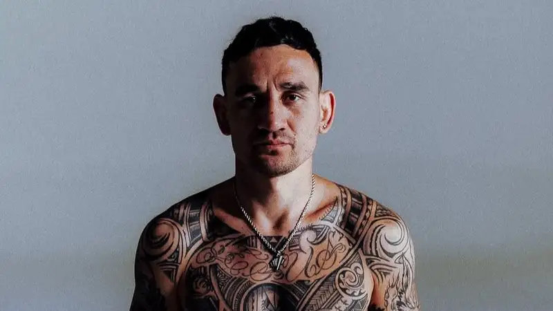 Холлоуэй раскритиковал Царукяна за удар головой на взвешивании с Хукером: Он реально туповатый