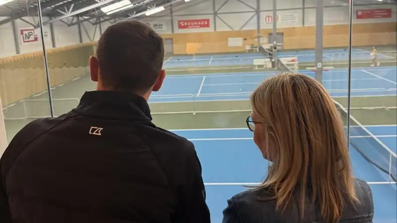 Топ-теннисист подарил сёстрам две квартиры общей суммой более миллиона долларов США