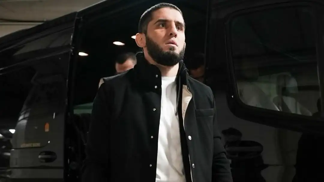 Ислам Махачев