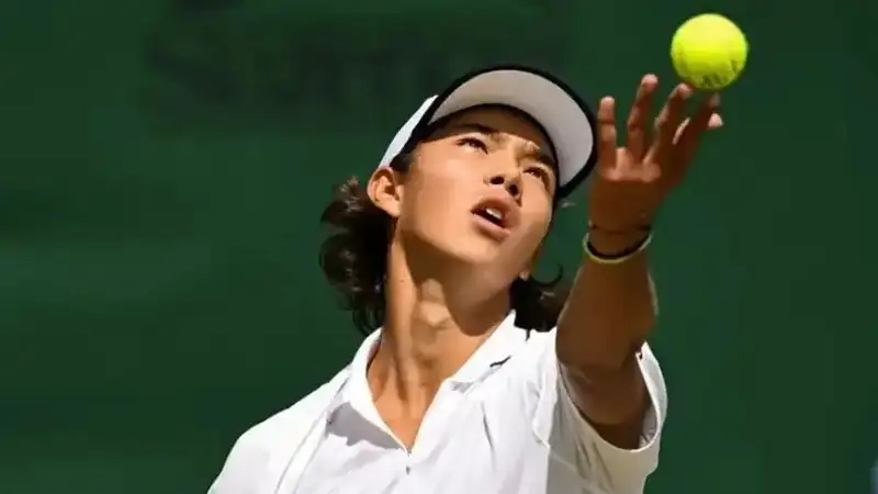 Амир Омарханов 