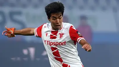 Команда казахстанского футболиста потерпела крупное поражение в матче европейского чемпионата