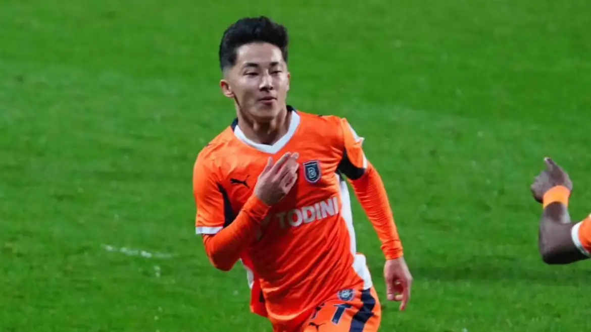 Голы узбекских футболистов принесли победу &quot;Башакшехиру&quot; в матче турецкой Суперлиги