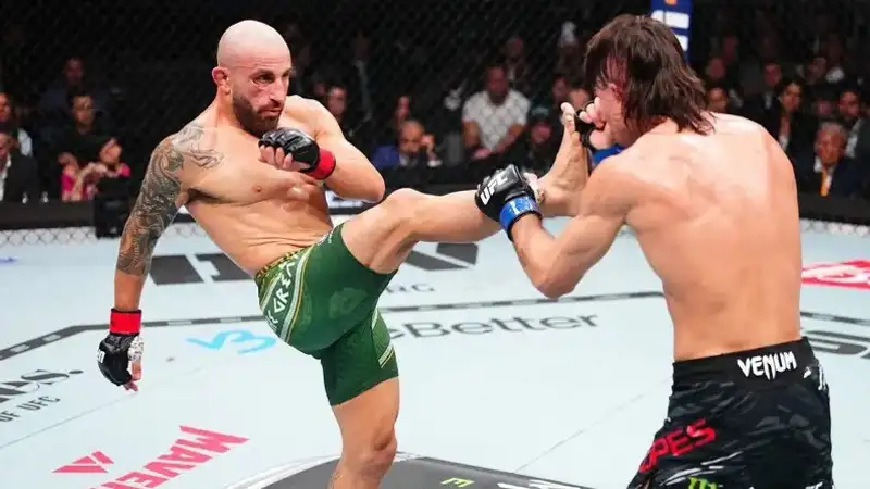 Александр Волкановски 