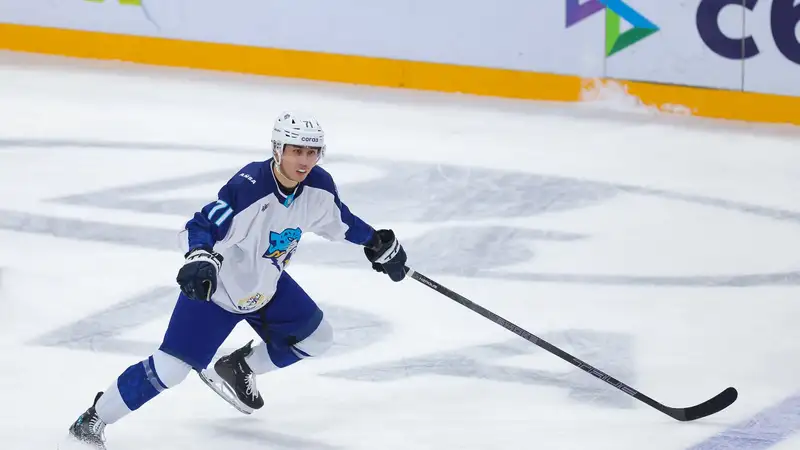 Защитник &quot;Барыса&quot; достиг юбилейной отметки в КХЛ