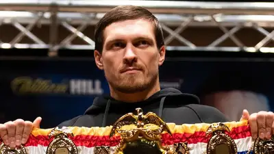 Усик намекнул, что нацелен в третий раз стать абсолютным чемпионом мира