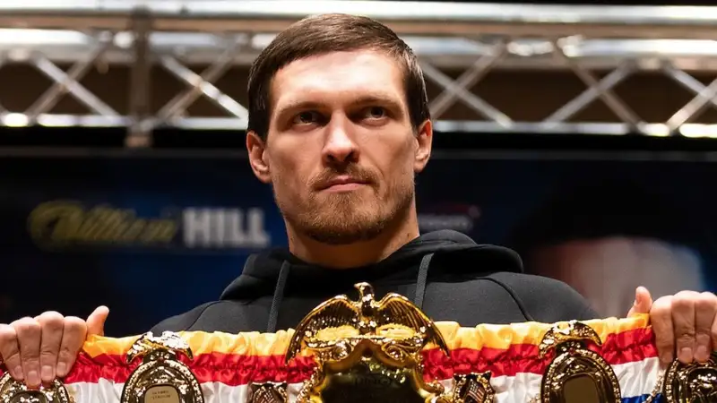 Усик намекнул, что нацелен в третий раз стать абсолютным чемпионом мира