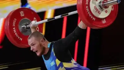 Чемпион мира из Казахстана по тяжелой атлетике стал триумфатором первенства страны