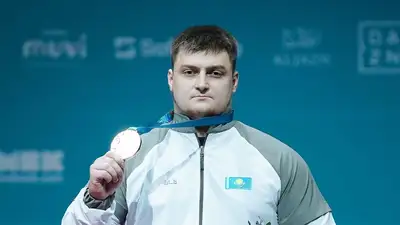 Чемпиону мира по тяжёлой атлетике сделали шикарный подарок в Казахстане