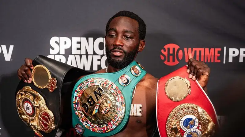 Теренса Кроуфорда лишили чемпионского пояса: стала известна причина