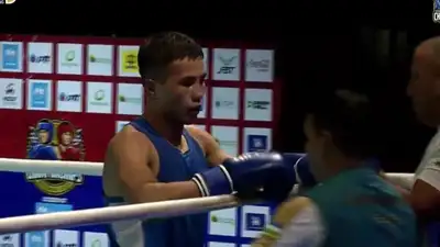 Досрочной победой завершился бой узбекского казаха на чемпионате мира в ОАЭ