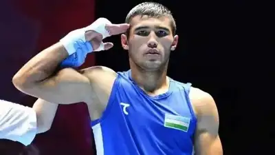 Мощным нокаутом завершился бой узбекского казаха на чемпионате мира по боксу
