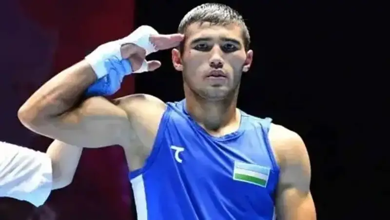 Мощным нокаутом завершился бой узбекского казаха на чемпионате мира по боксу