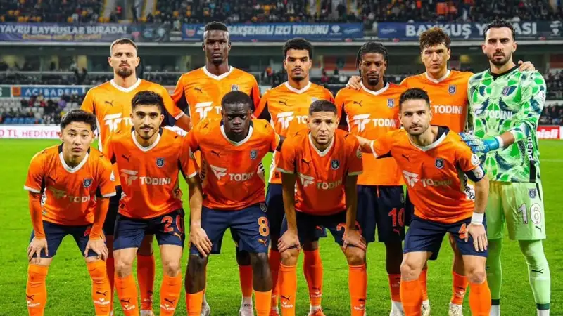 "Башакшехир" с двумя узбеками в составе отобрал очки у гранда турецкого футбола