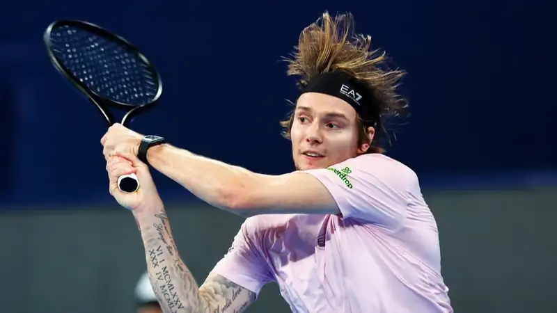 Бублик высказался про неудачный сезон Медведева: Верю, что он вновь будет в топ-5