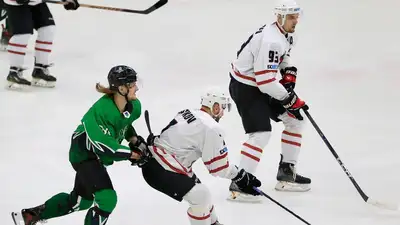 Три матча из четырёх выиграли гости в чемпионате Казахстана по хоккею