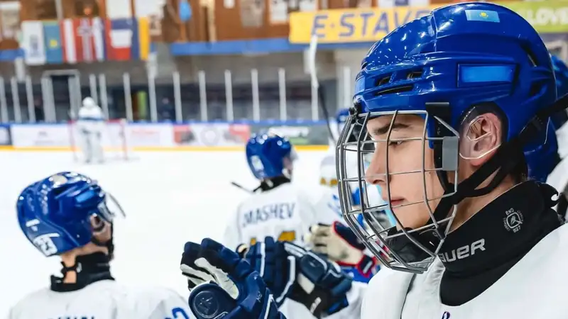 Сборная Казахстана одержала первую победу на молодёжном чемпионате мира-2025