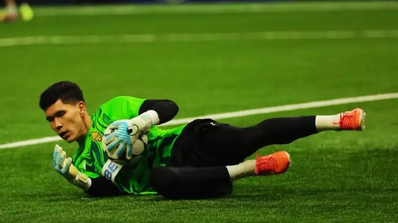 Анарбеков высказался про матч с "Олимпиакосом": Игра хорошая, но не достаем в нападении