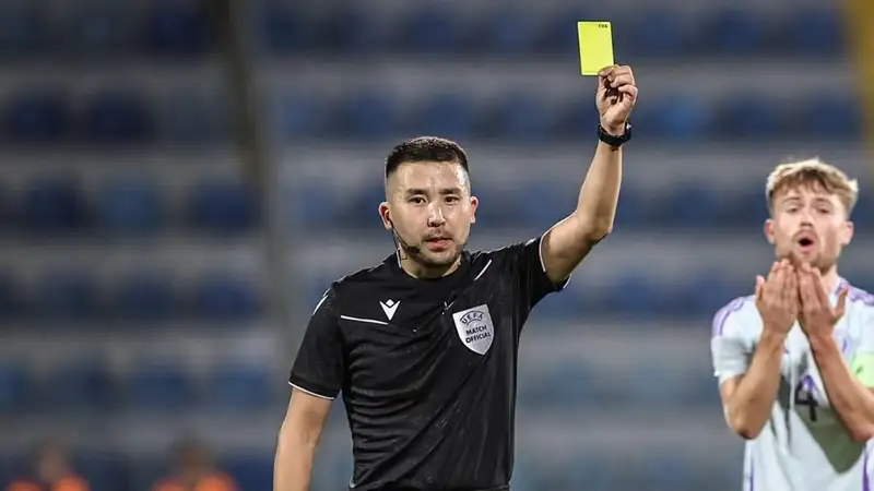 Арбитры из Казахстана приняли участие в судействе поединка юношеской Лиги чемпионов