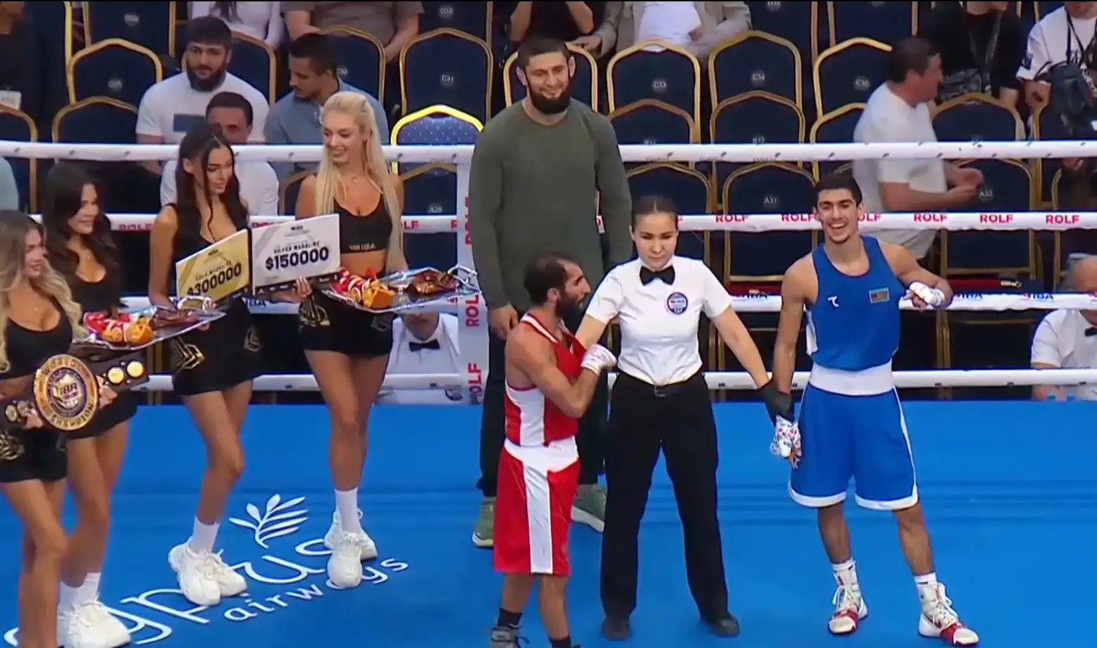 Хамзат Чимаев принял участие в церемонии награждения в финале ЧМ по боксу без участия Казахстана