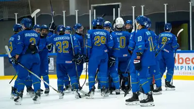 Сборная Казахстана по хоккею, лишённая капитана, сотворила чудо в заключительной игре чемпионата мира