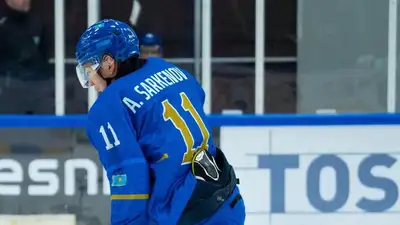 Лидер сборной Казахстана по хоккею дисквалифицирован во время чемпионата мира