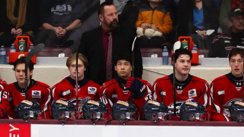 Команда казахстанского хоккеиста уступила в матче заокеанской лиги