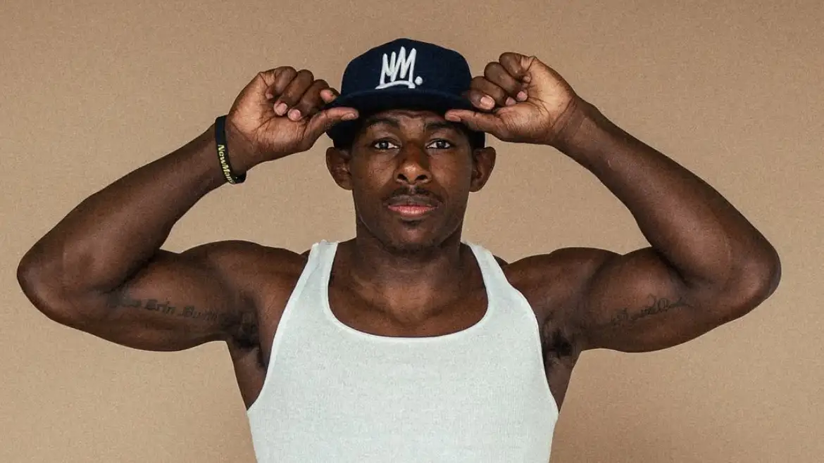 Бакли вновь обратился к Рахмонову: Я покажу тебе откуда мы родом