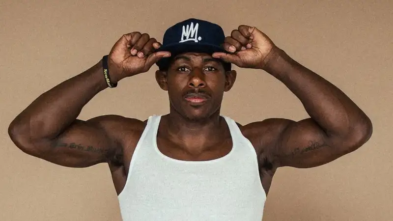 Бакли вновь обратился к Рахмонову: Я покажу тебе откуда мы родом