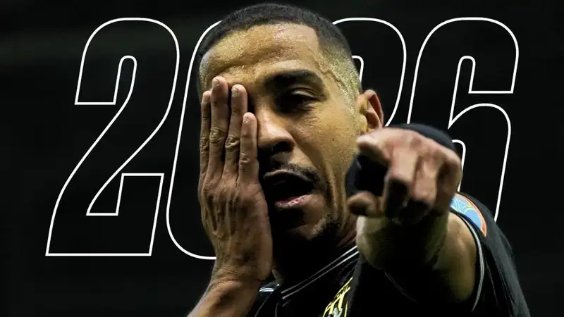 "Женис" продлил бразильца