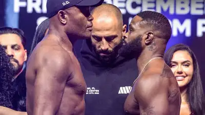 Экс-чемпионы UFC подрались по правилам бокса