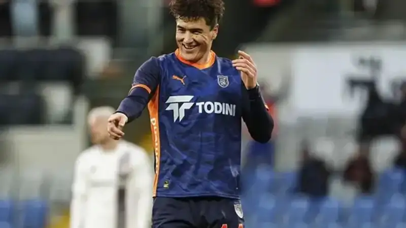 Голы узбекских футболистов принесли победу "Башакшехиру" в матче турецкой Суперлиги