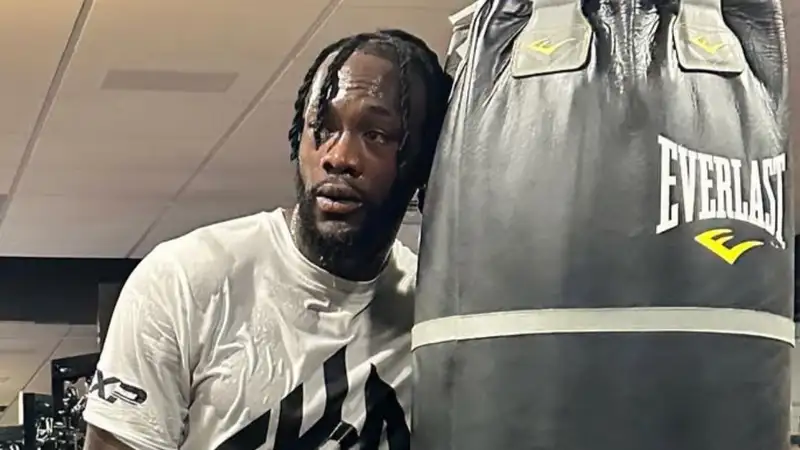 Экс-чемпион мира заявил, что будет боксировать до 50 лет