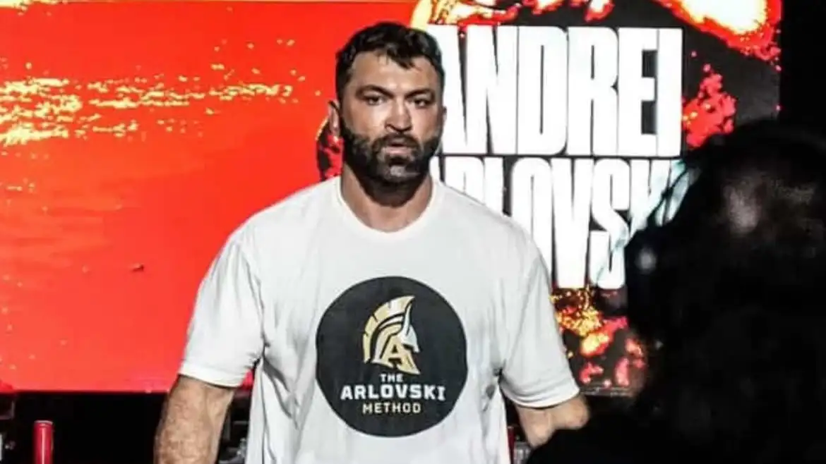 "Мне угрожали": экс-чемпион UFC прокомментировал драку с блогерами