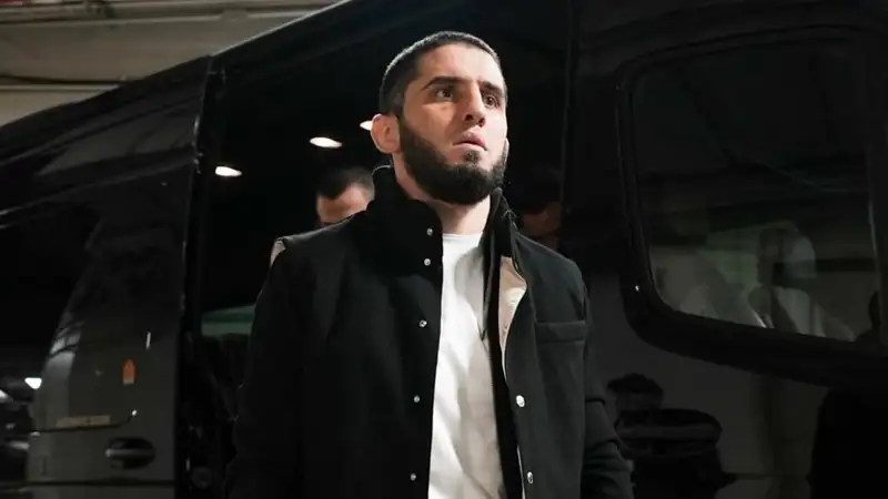 Ислам Махачев