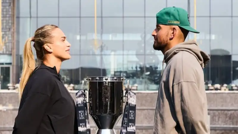 Кирьос отдал шесть геймов, но всё же выиграл у Соболенко в "Битве полов"