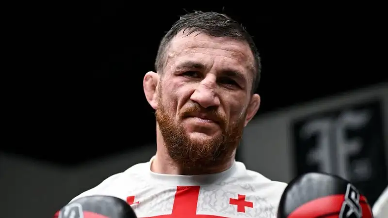 Двалишвили пожаловался на свой шрам, который постоянно расходится во время спаррингов