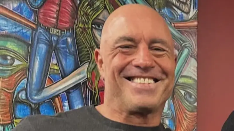 "Как греческий бог": Джо Роган назвал будущую звезду UFC