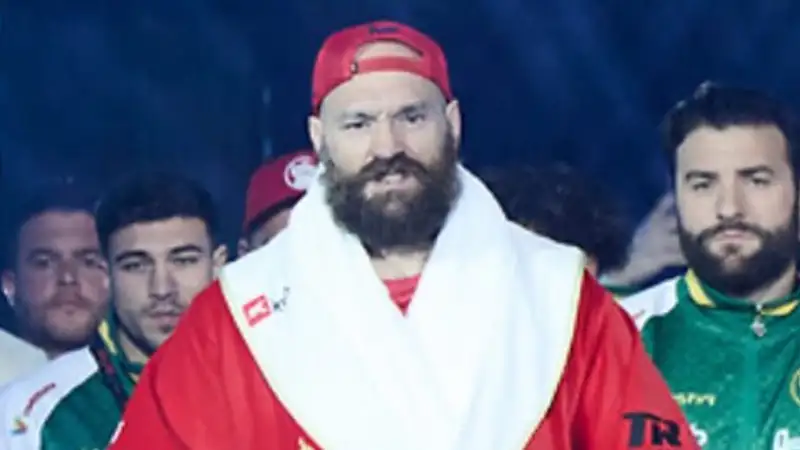 Фьюри считает, что Усик может отказаться от пояса WBC ради боя с Уайлдером