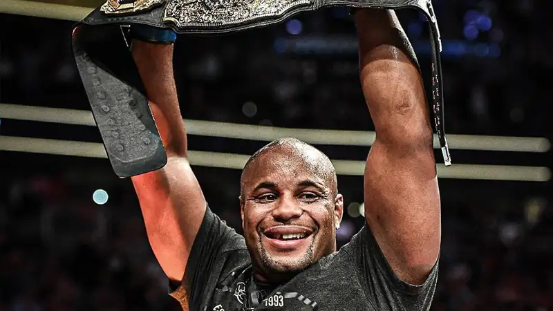 "Со всеми расправился бы": легенда UFC оценил действующих бойцов полутяжёлого веса