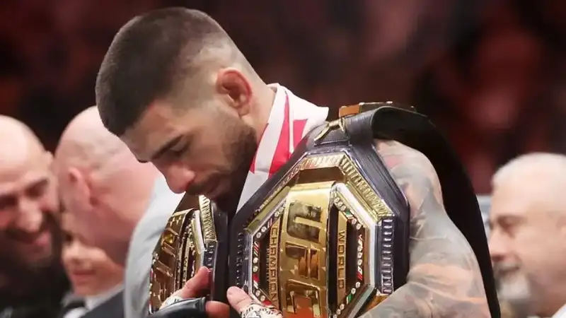 Илия Топурия  